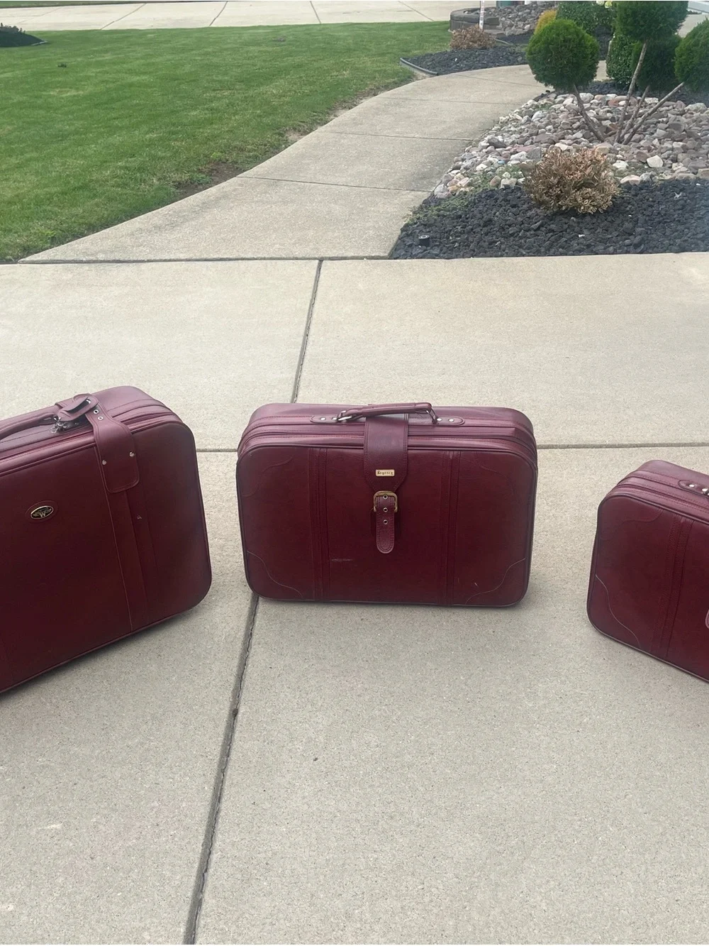 Vintage Men's Burgundy Leather Briefcase - Regency brand